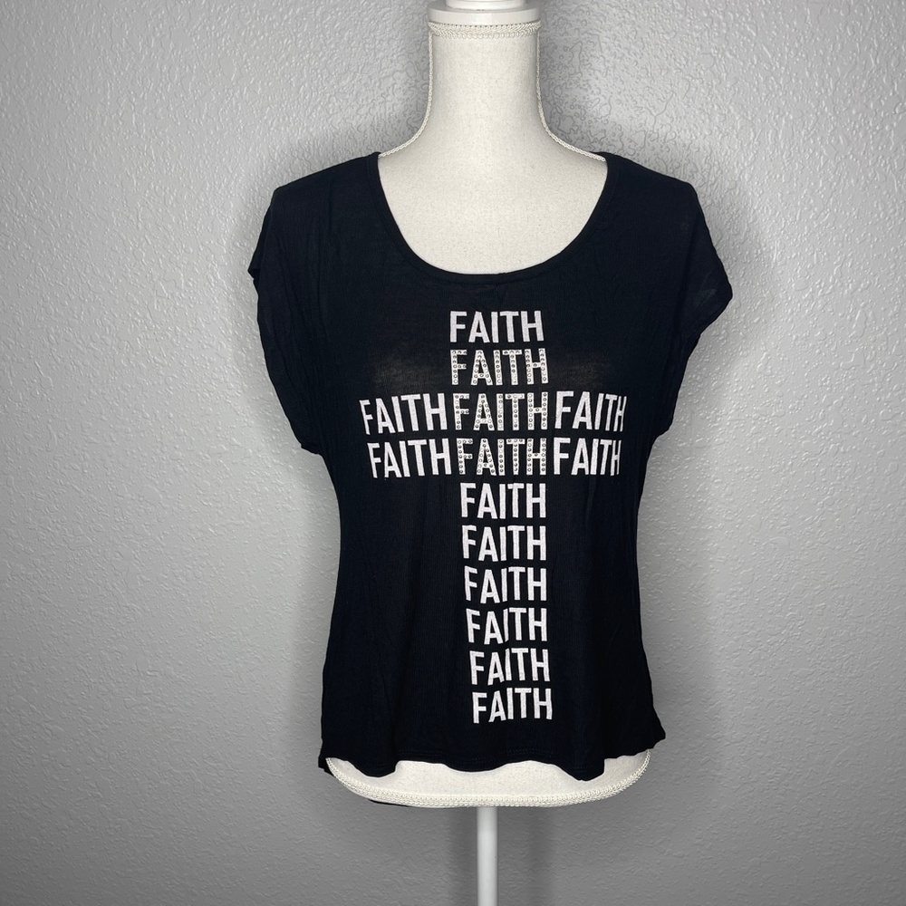 Black t-shirt with Christian cross graphic created worth Faith size‎ Large - Picture 2 of 6